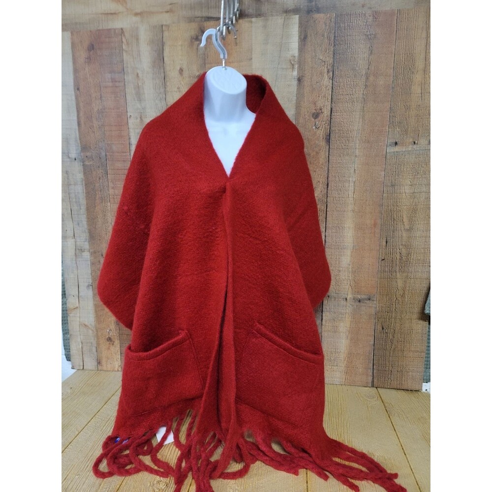 Steve Madden Red blanket  wrap with pockets. NWT.